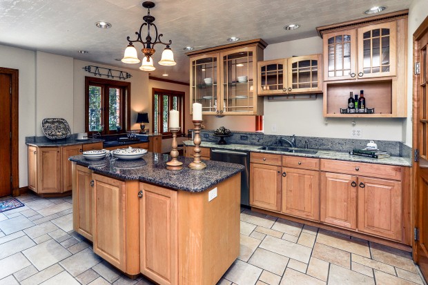 Middle Polo Drive, 733_kitchen.jpg
